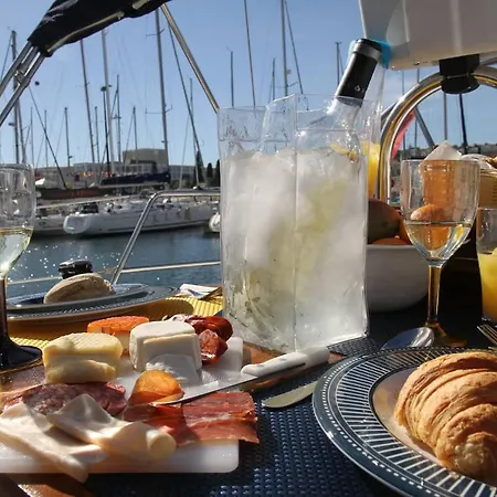 In A Boat - * Lisbon