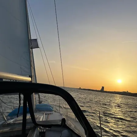 In A Boat - * Lisbon